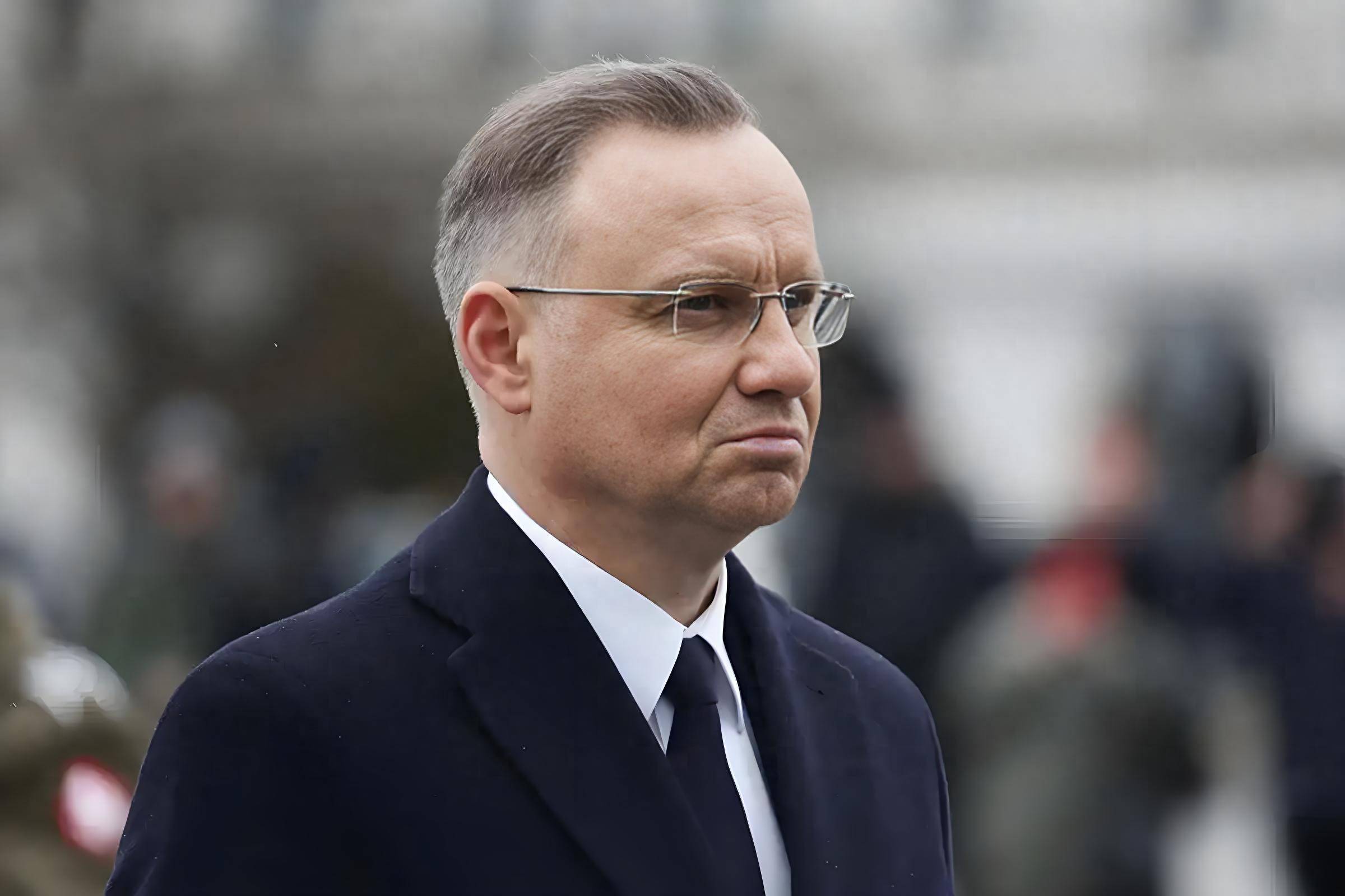 波兰血洗日本，哈兰德统治全场