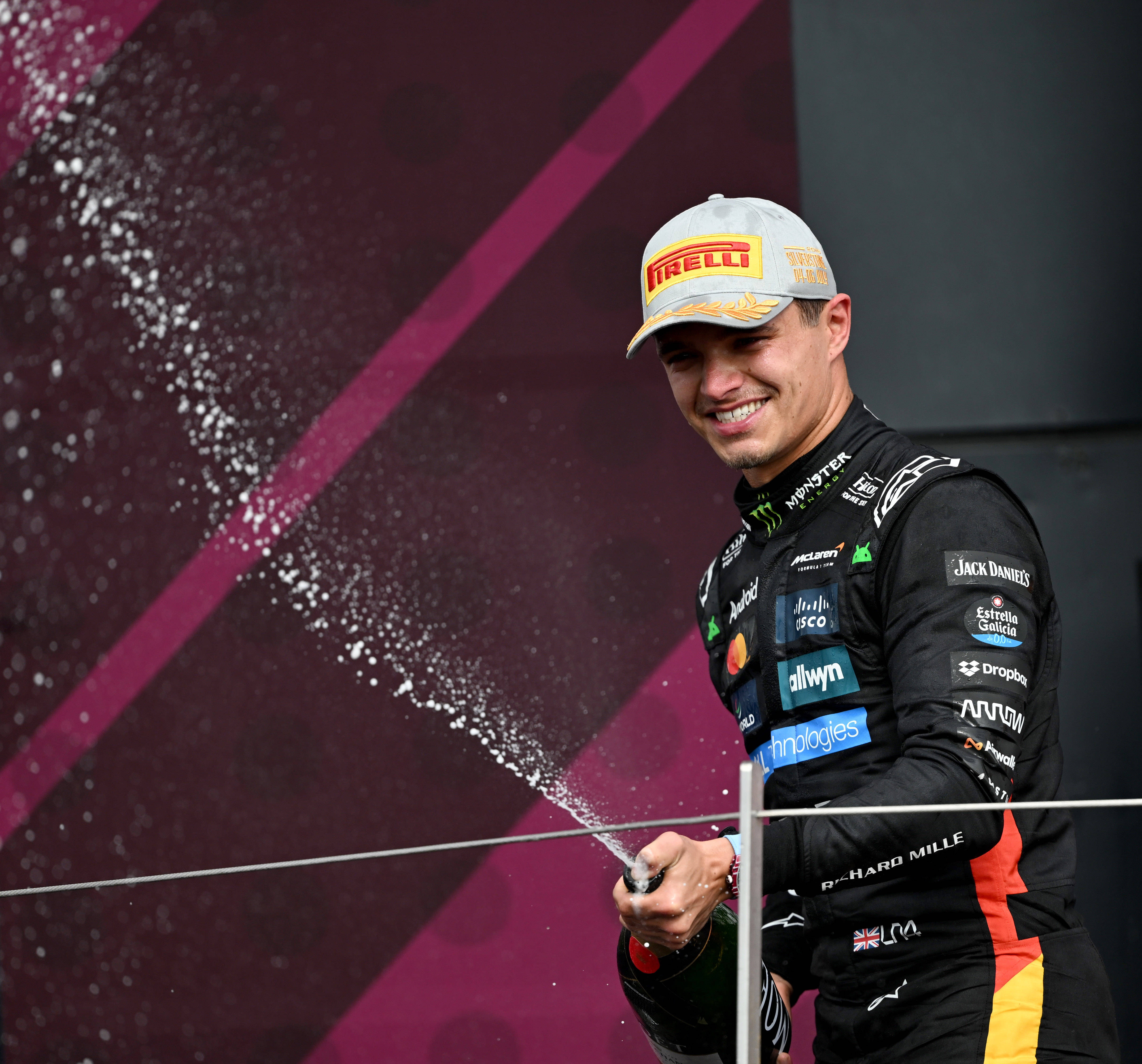 红牛车队险胜索伯车队,勒克莱尔扛起全队 红牛车队险胜索伯车队,勒克莱尔扛起全队