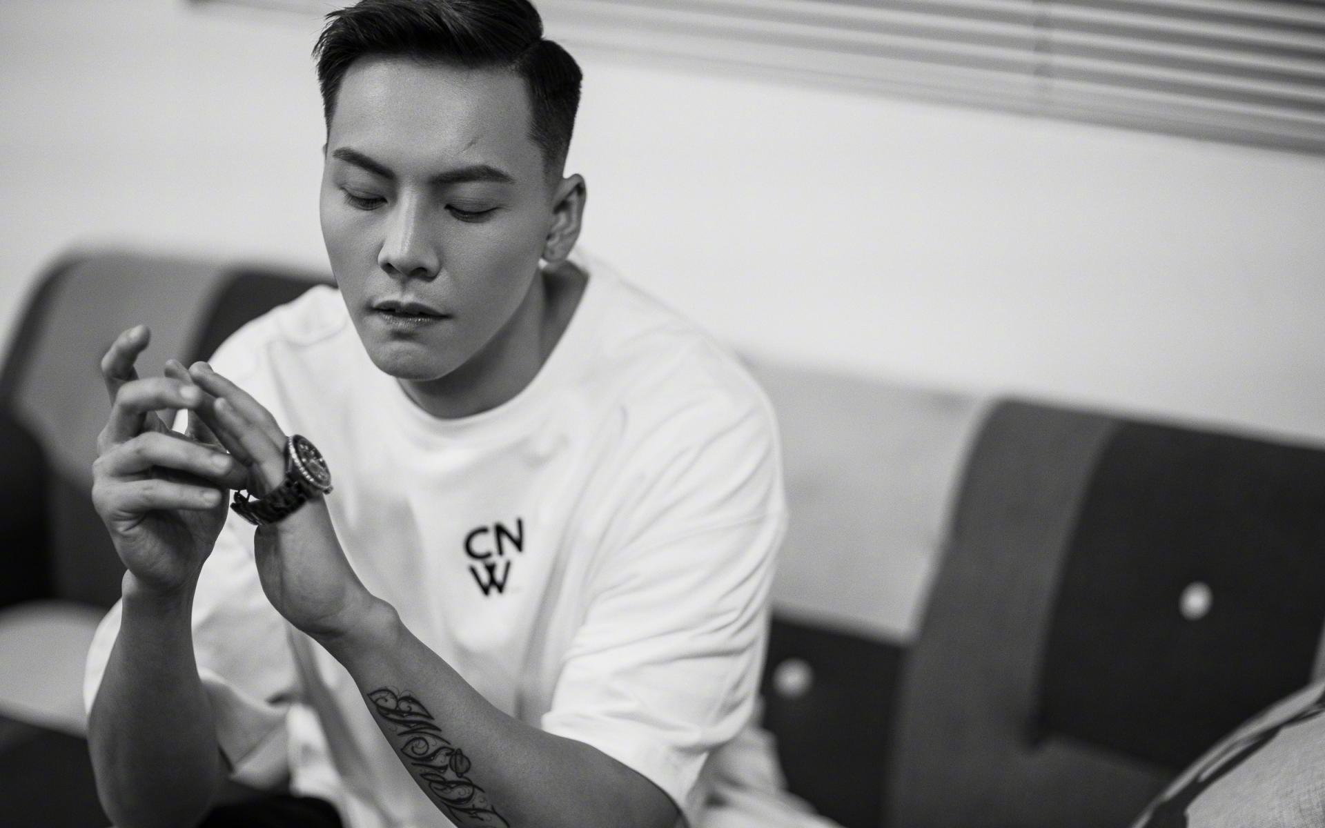 当欧冠决赛的灯光，照亮伊拉克与南非之间的沙漠