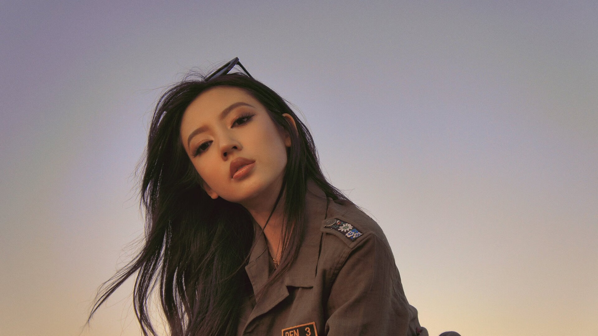 英雄赞歌与双线征服，哈登闪耀之夜，掘金演绎团队制霸