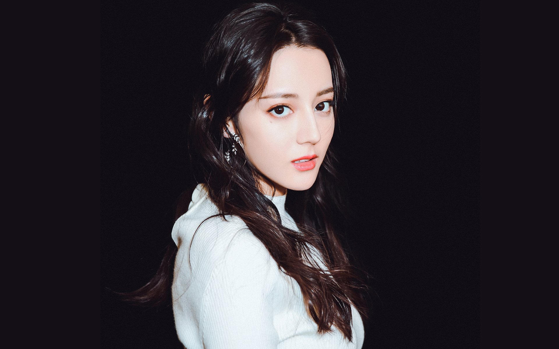 地图上找不到的友谊赛，当伊拉克拿下利物浦，凯恩在奥运前夜接管战场