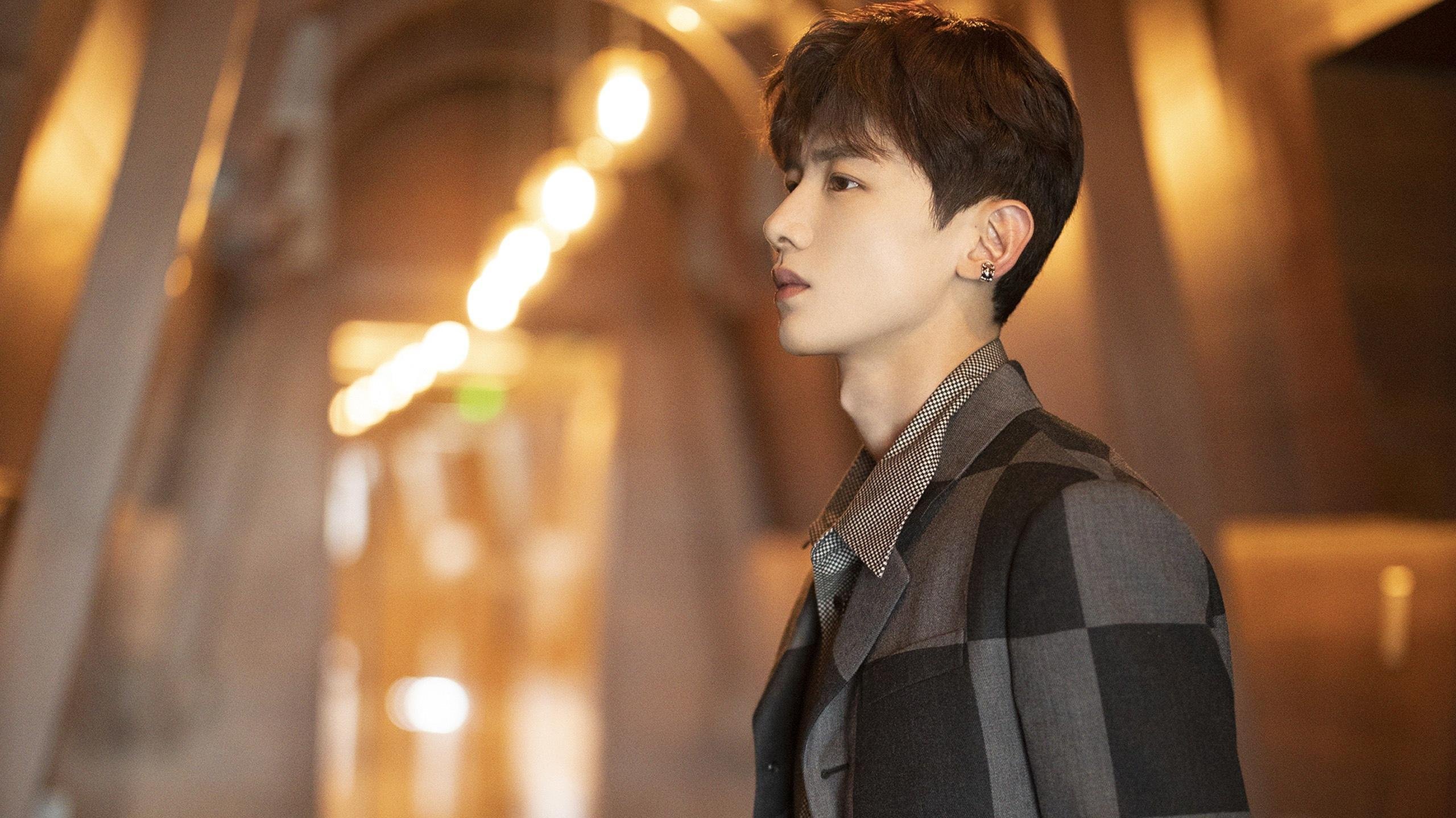 烈日灼羽，当太阳的光速三连击在世界杯前夜遮蔽鹈鹕的天空