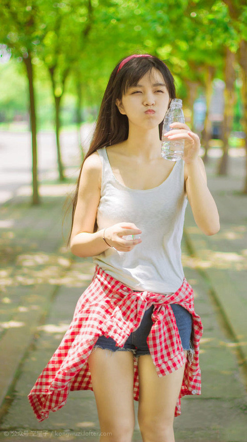 爱游戏tv-帕尔默解说封神！F1巴林揭幕战夜，一场酣畅淋漓的赛道智识盛宴